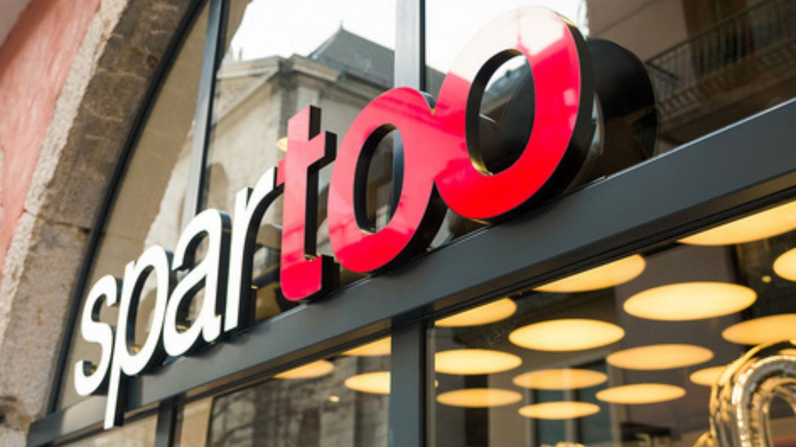 Spartoo ferme les 22 magasins de TooStores R1