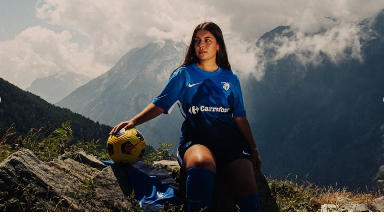 Le GF38 dévoile un maillot domicile inspiré des Alpes