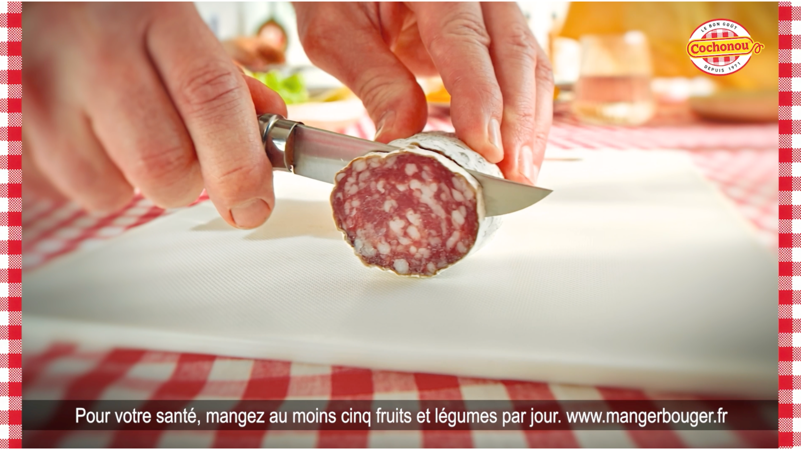 Cochonou fait sa publicité à la télévision, pour l'été