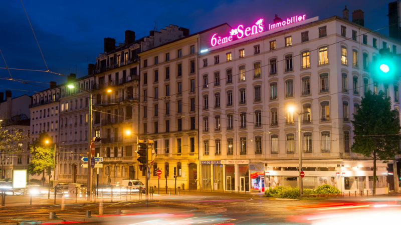 La publicité lumineuse bannie la nuit en France