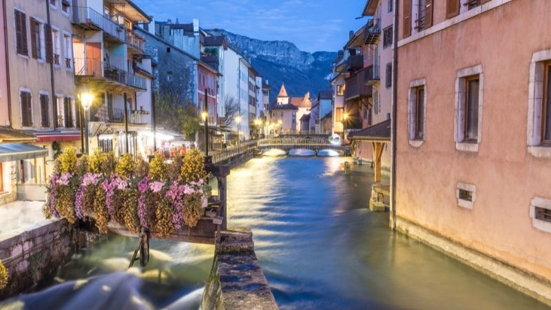 Annecy a choisi deux sociétés pour ses illuminations