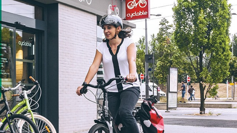 Cyclable passe le braquet supérieur avec une levée de fonds