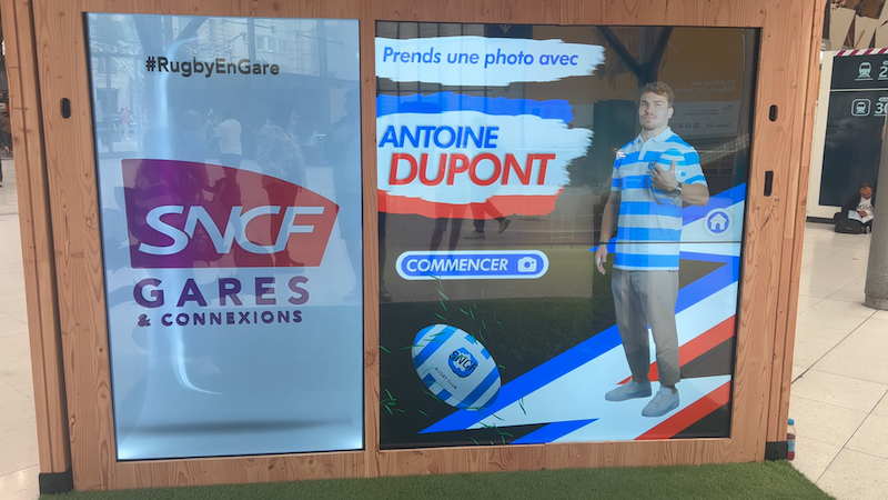 Antoine Dupont mis en boîte par l'agence Fosfor