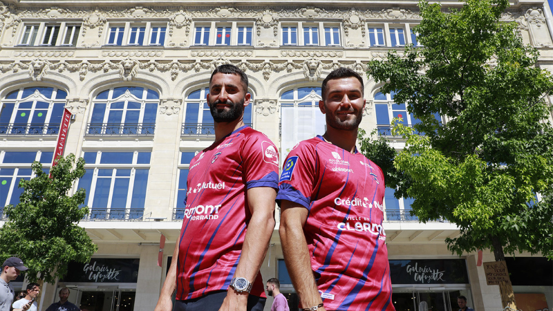 Saintetixx derrière les maillots du Clermont Foot 63