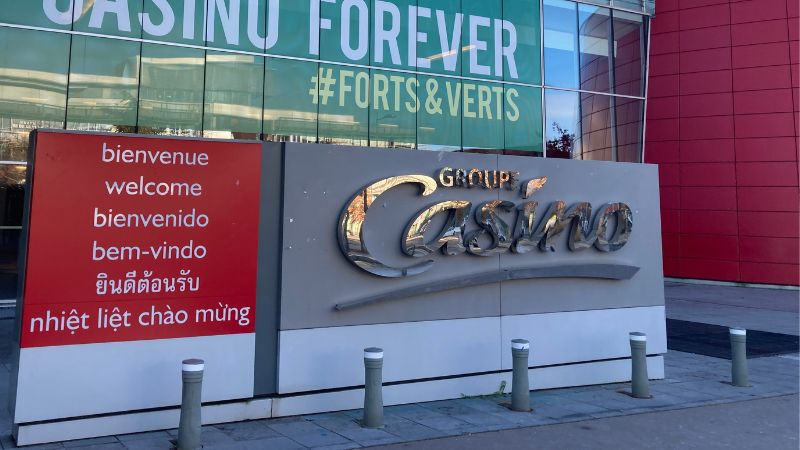 Casino taille dans ses effectifs