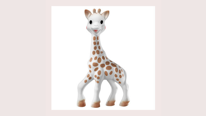 Pour ses 60 ans, Sophie la Girafe change de look