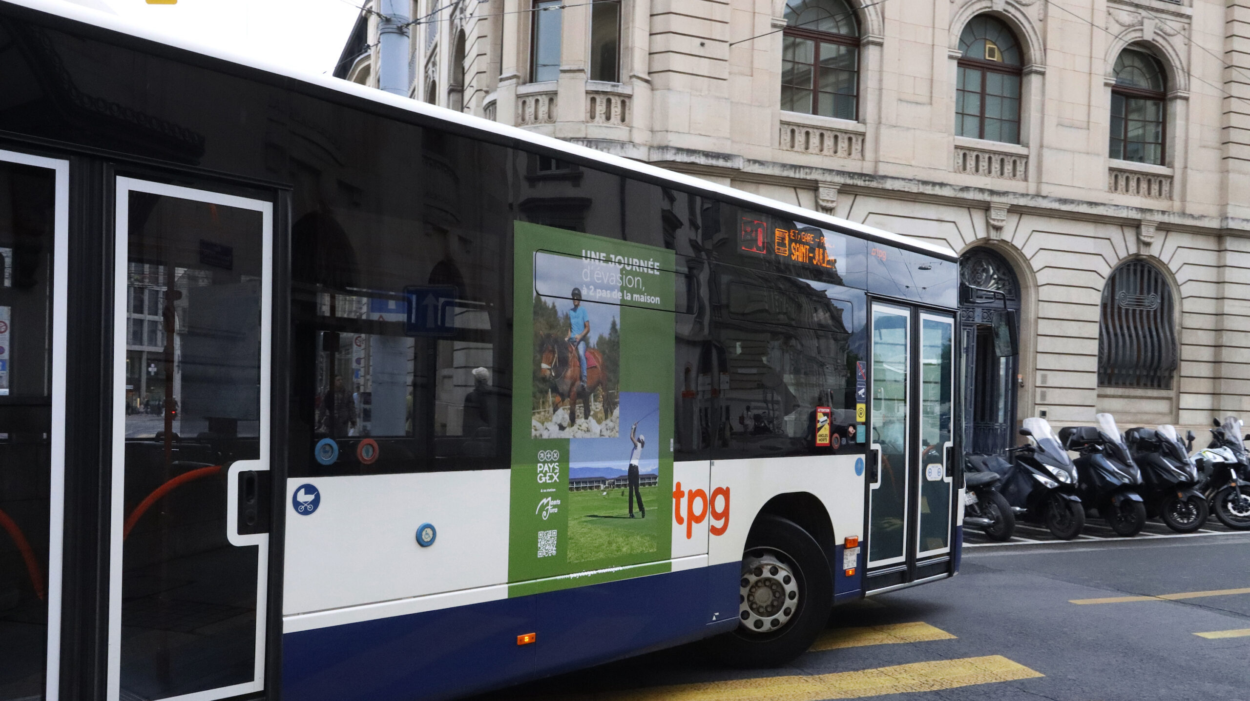Mon Media planner orchestre la nouvelle campagne OOH inédite pour l'OT du Pays de Gex