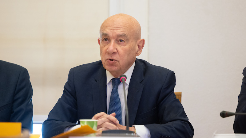 Claude Malhuret : « Les marques sur TikTok ne se préoccupent pas de l'influence du pouvoir chinois »